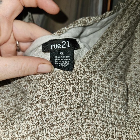 Retro 2000s era sun dress - Picture 2 of 3